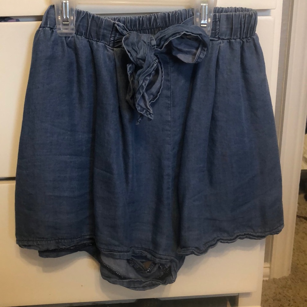 Chambray shorts, baggy fit